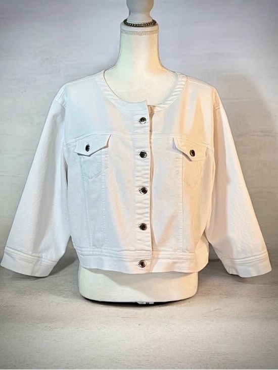 NorthStyle Jackets & Blazers - North style Women's White Cropped Button-Front Jean Jacket